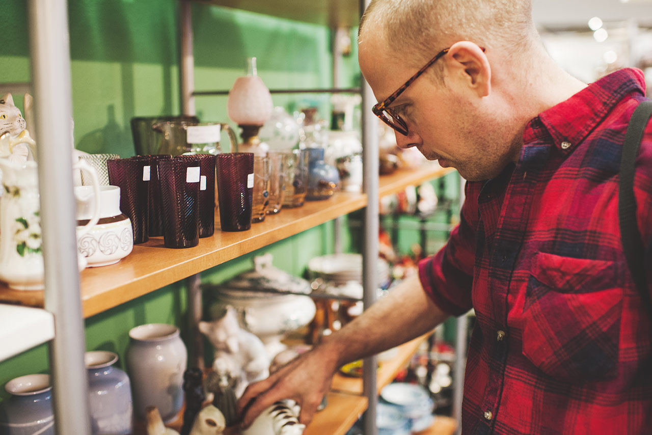 Man shopping sale estate